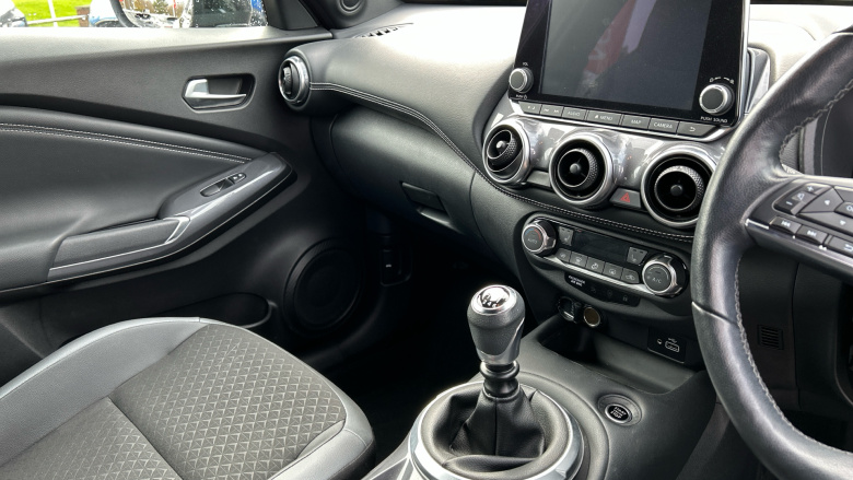 Nissan Juke 1.0 DiG-T 114 N-Connecta 5dr Petrol Hatchback